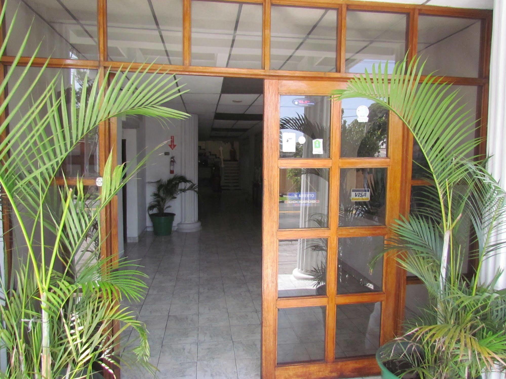 Hotel Grecia Real San Salvador Exterior foto